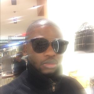 Meet your Posher, Olutola